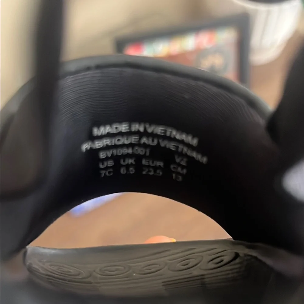 Nike Black Slide Sandals - Picture 6 of 6